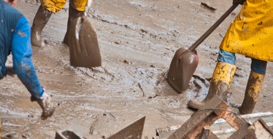 Alluvione in Spagna: voli dirottati e treni in tilt a Valencia