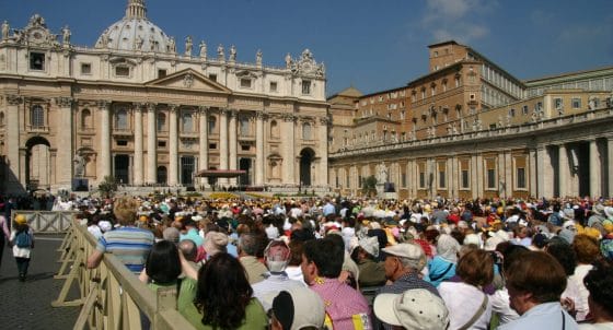 Funerali del Papa, attesi 200mila pellegrini a Roma