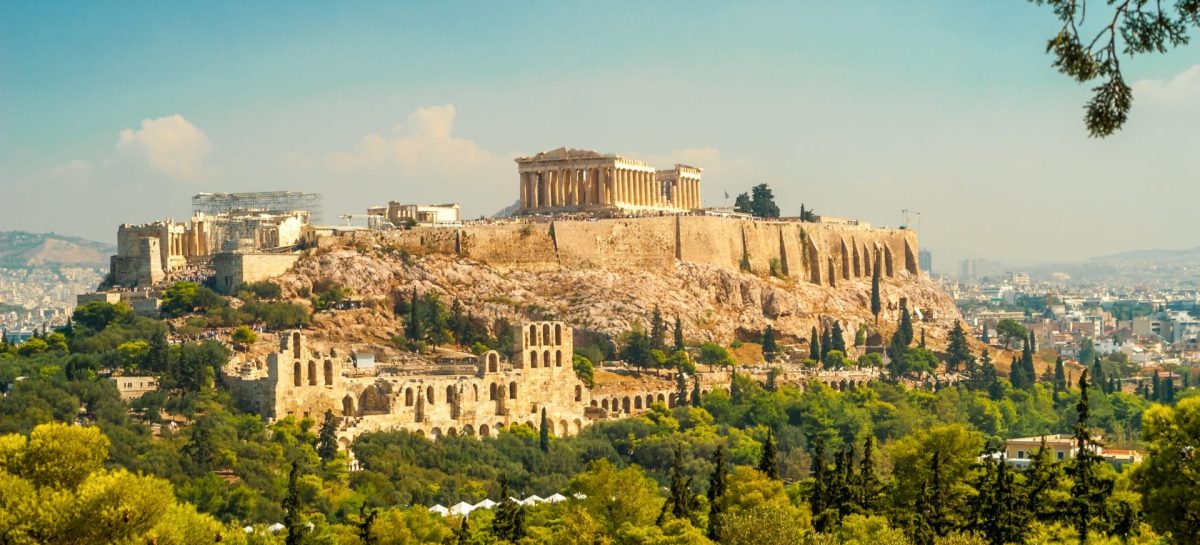 Aegean torna a Bari con il volo per Atene