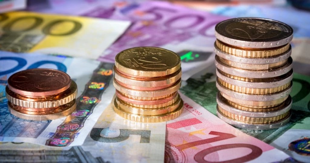 Soldi_fondi_bando_euro_Adobe