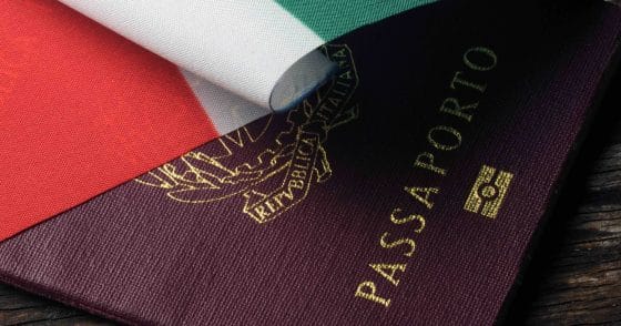Il nodo passaporti resta sciolto a metà
