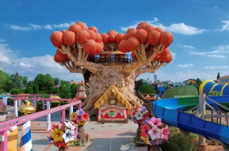 Mezzo miliardo per “rifare” i parchi a tema