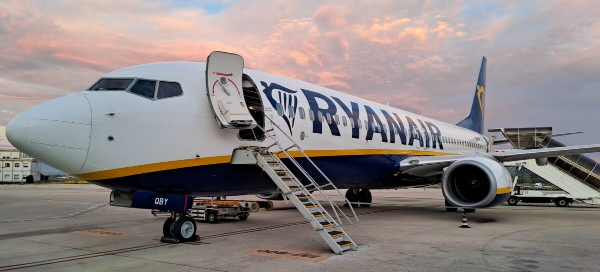 Ryanair “allarga” di 5 centimetri il bagaglio a mano