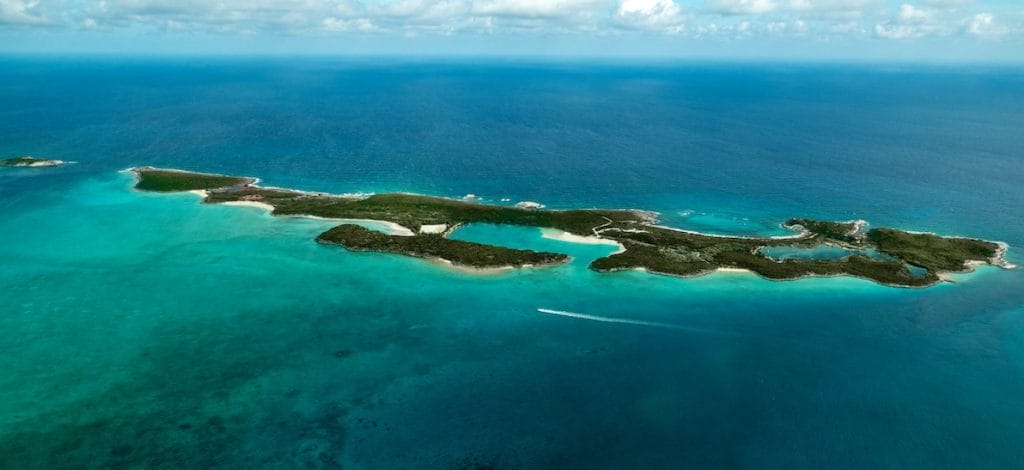 Cave Cay Island, uff. stampa