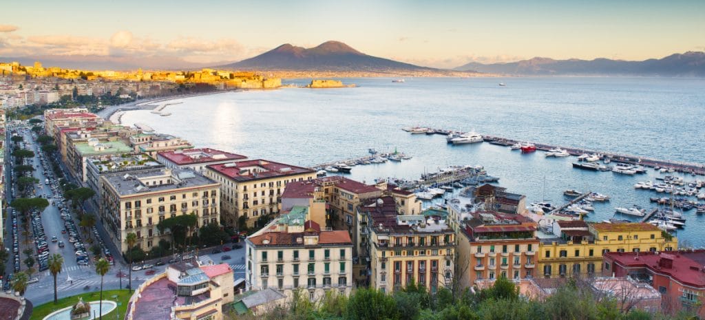 Golfo di Napoli_Adobe