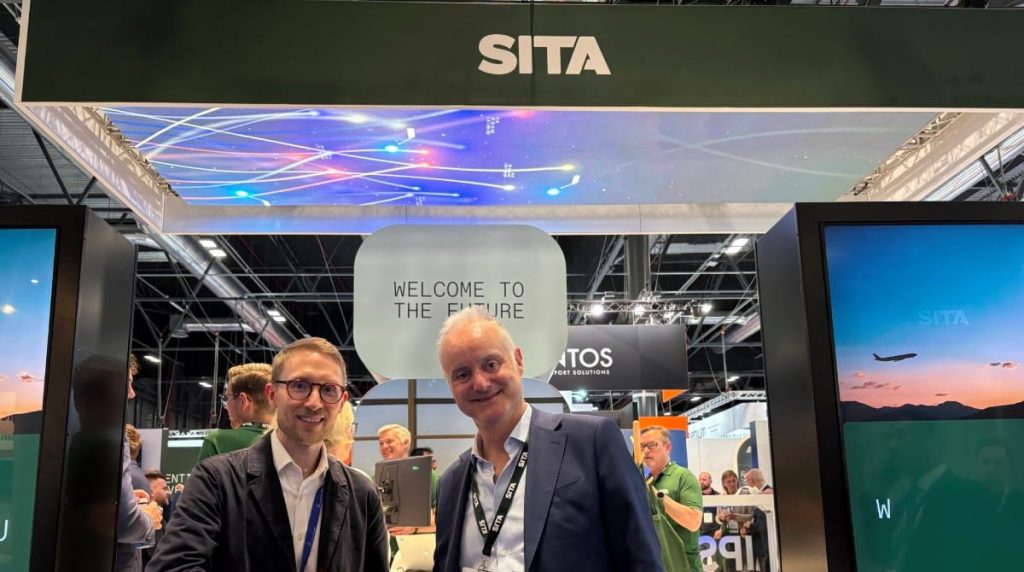Da sinistra Randel Darby, CEO e fondatore di Airportr con Sergio Colella Presidente Euorpa di SITA