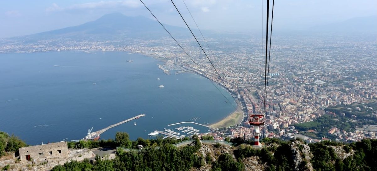 Monte Faito, precipita la funivia: quattro morti