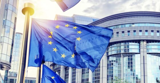 L’Ue alla Francia: “Recuperare gli aiuti dati a Ryanair”