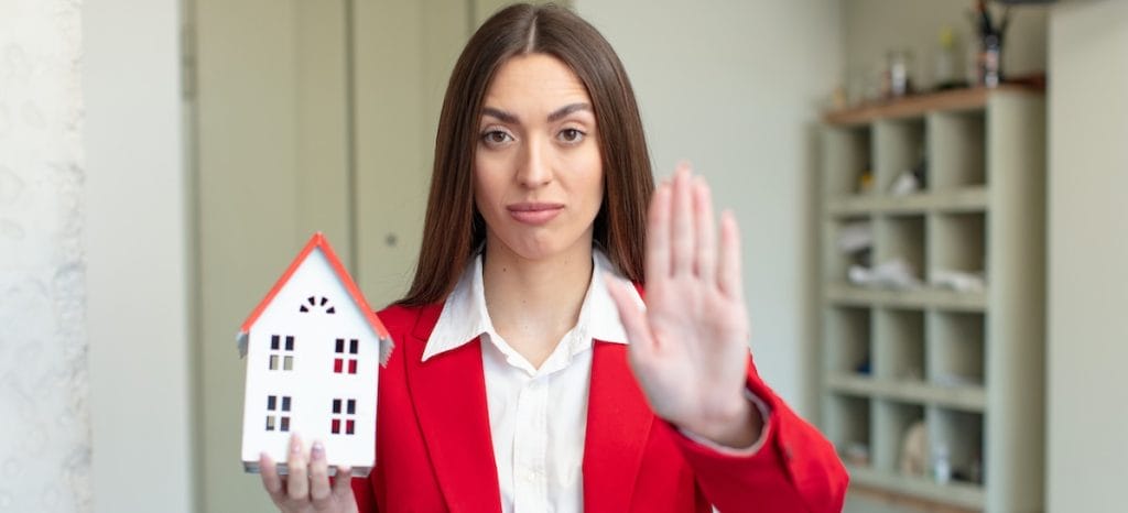 stop affitti brevi adobe