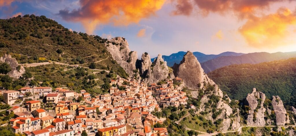 Basilicata montagna adobe