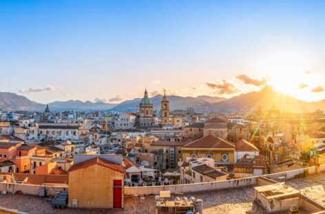 Palermo, le insegne Nh Collection su Palazzo Sitano