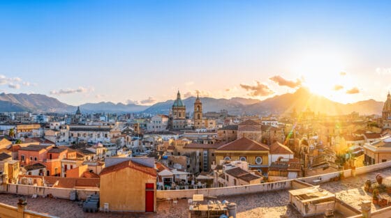 Palermo, le insegne Nh Collection su Palazzo Sitano