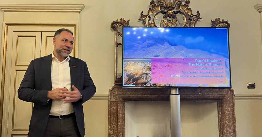 Ras Al Khaimah Credit Ladv