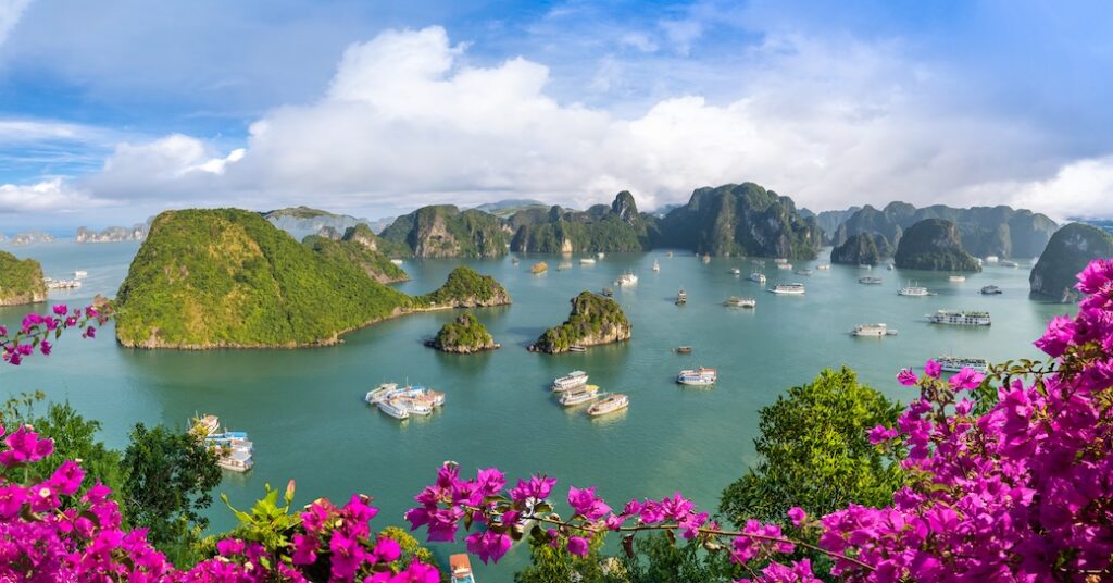 Halong bay, Vietnam adobe