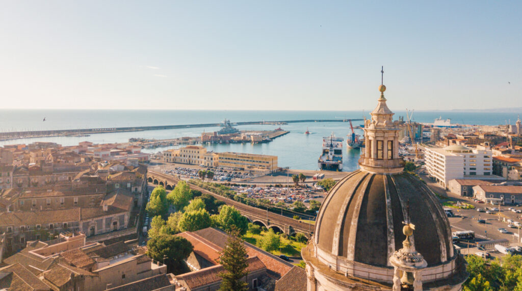 Catania_adobe