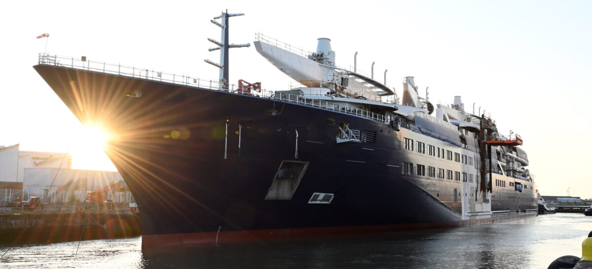 Orient Express Corinthian, varo tecnico a Saint-Nazaire