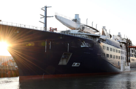 Orient Express Corinthian, varo tecnico a Saint-Nazaire