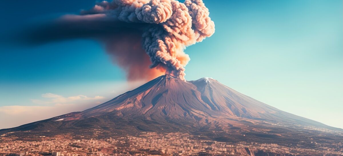 Eruzione Etna, traffico in tilt all’aeroporto di Catania
