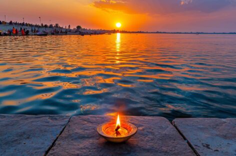 India, crolla un ponte sul fiume Indrayani: turisti coinvolti