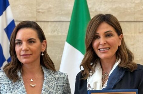 Italia-Grecia, patto per il turismo: la firma di Santanchè