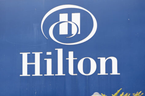 Hilton taglia l’outlook (per colpa di Trump)