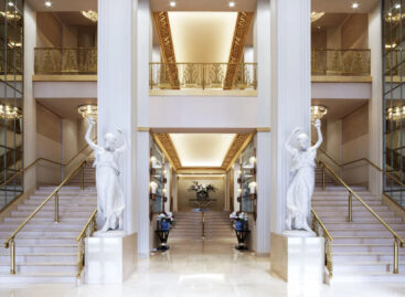 New York, riapre dopo 8 anni l’iconico Waldorf Astoria