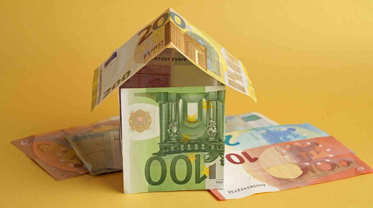 Affitti brevi, cedolare secca al 21% fino a due case