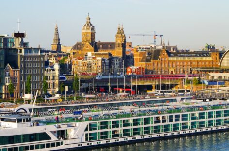E ora Amsterdam limita le crociere fluviali