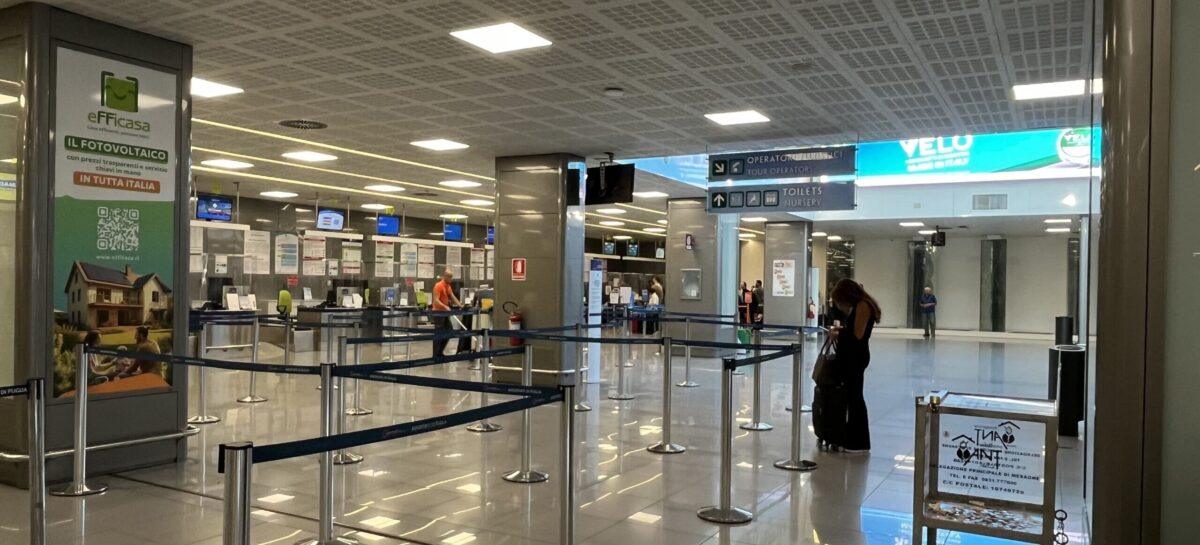 Ita sopprime il volo Brindisi-Roma. Ed è protesta