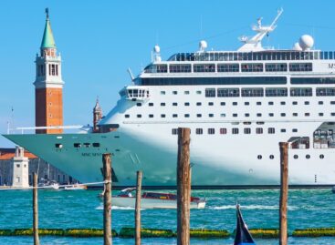 Overtourism: se la città blocca le navi da crociera