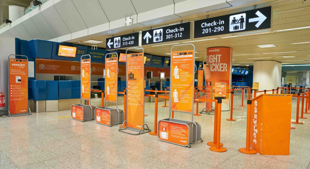 easyjet bagagli check-in adobe