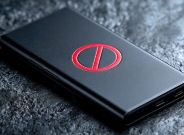 Qantas e Virgin vietano l’uso di power bank a bordo