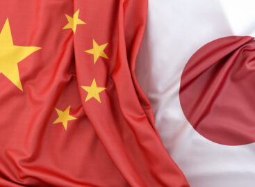 La Cina sconsiglia i viaggi in Giappone. Già 500mila biglietti aerei cancellati