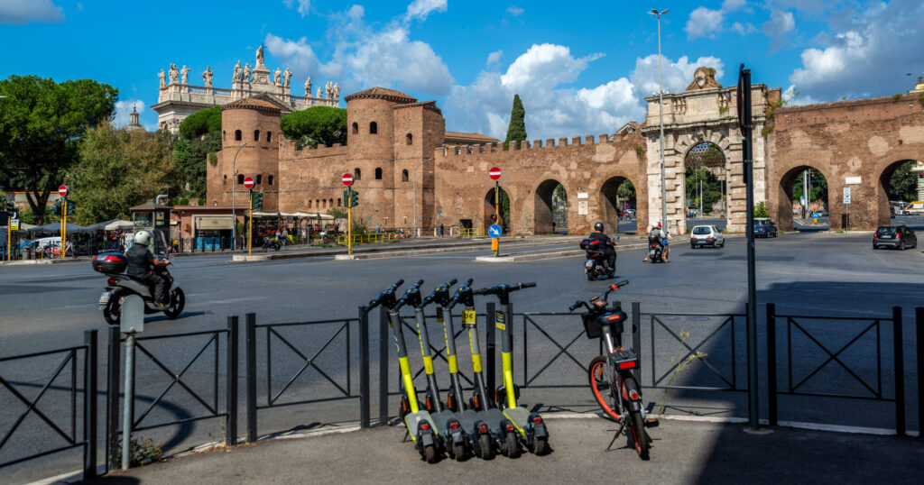 E-bike e monopattini da adobe-