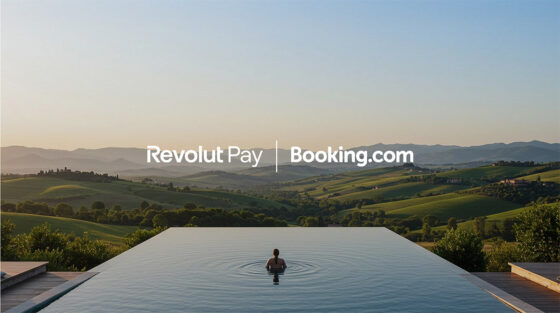 Booking, ora si paga anche con Revolut