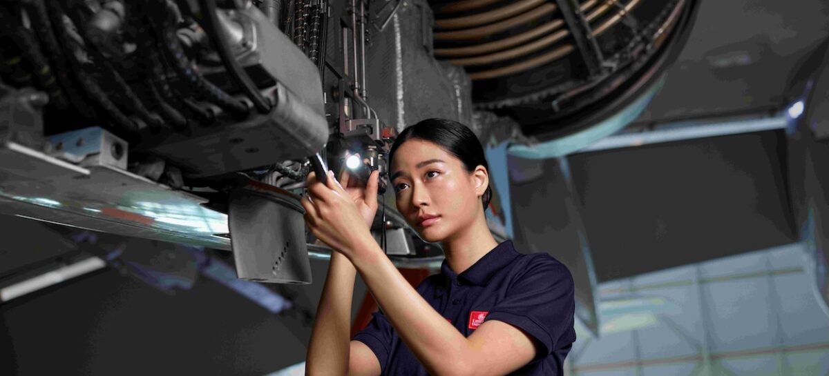 Emirates assume ingegneri e tecnici