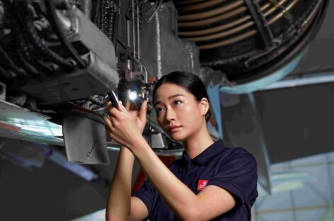 Emirates assume ingegneri e tecnici