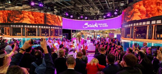 L’Arabia Saudita stringe un patto con Tui: la firma al Wtm