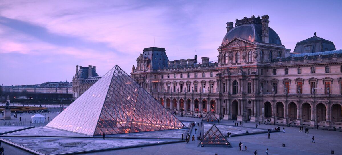 Parigi, Louvre a rischio chiusura il 15 dicembre