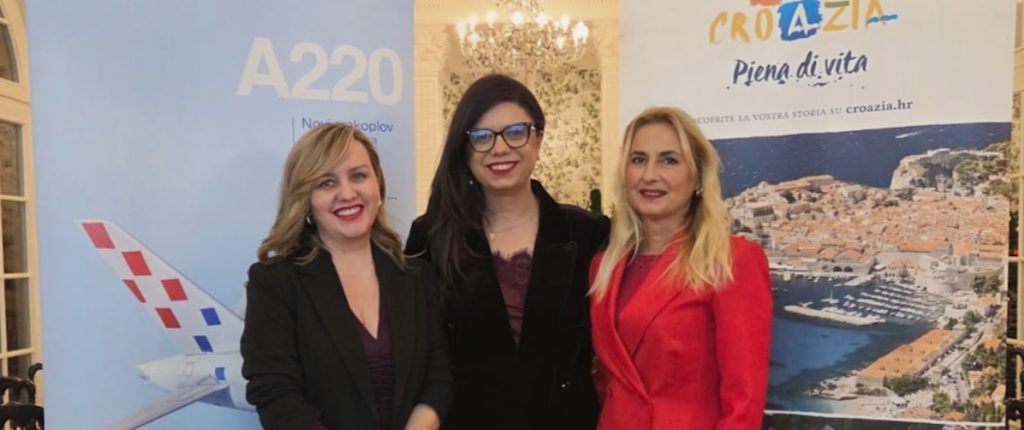 Marija Pavić (responsabile vendite Croatia Airlines), Viviana Vukelić (direttrice dell'Ente Nazionale Croato per il Turismo), Anamarija Jurinjak (responsabile marketing Croatia Airlines) uff. stampa