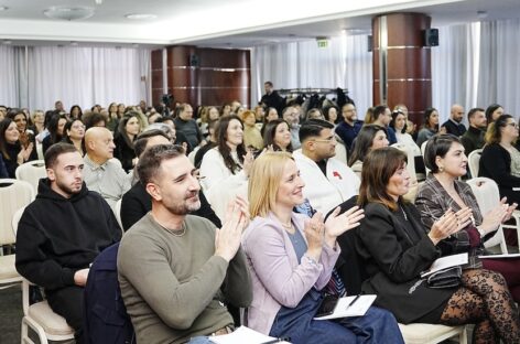 Puerto Svago forma le agenzie su Ai e vendita