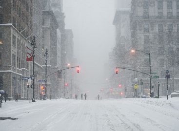 Usa, tempesta di neve. <br>Voli cancellati e trasporti in tilt