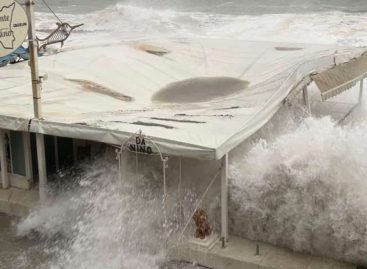 Mareggiata in Sicilia, <br>distrutta la riviera jonica