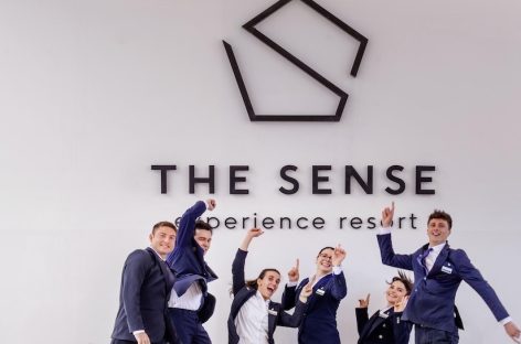 Icon Collection assume: recruiting day in Toscana