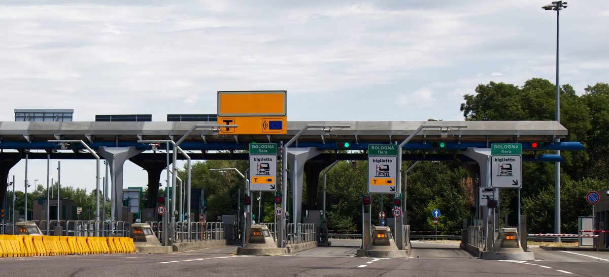 Autostrade, ora Telepass rischia il sorpasso
