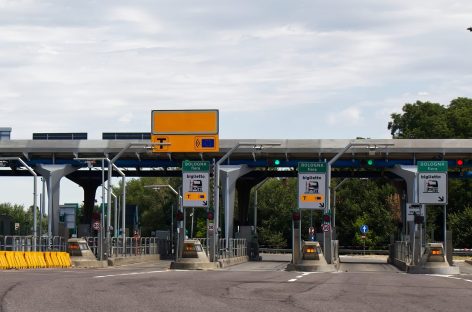 Autostrade, ora Telepass rischia il sorpasso