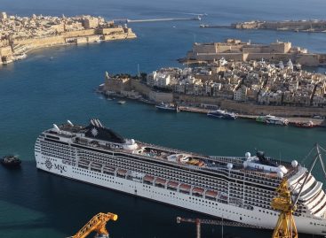Crociere, restyling di Msc Poesia per il debutto in Alaska