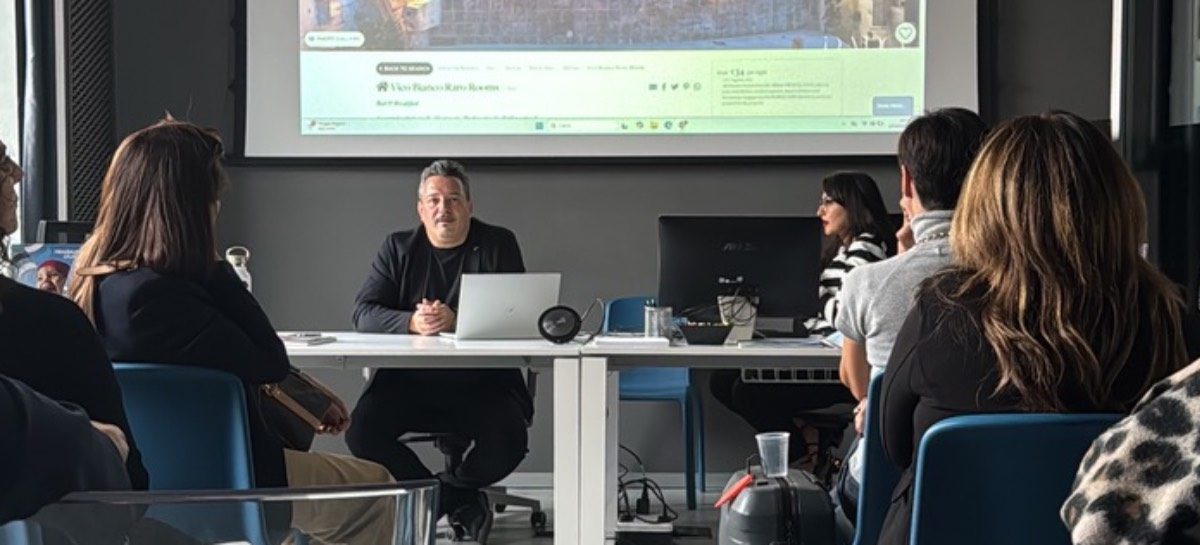 Stay with Us by Nicolaus: «L’uomo resta al centro»