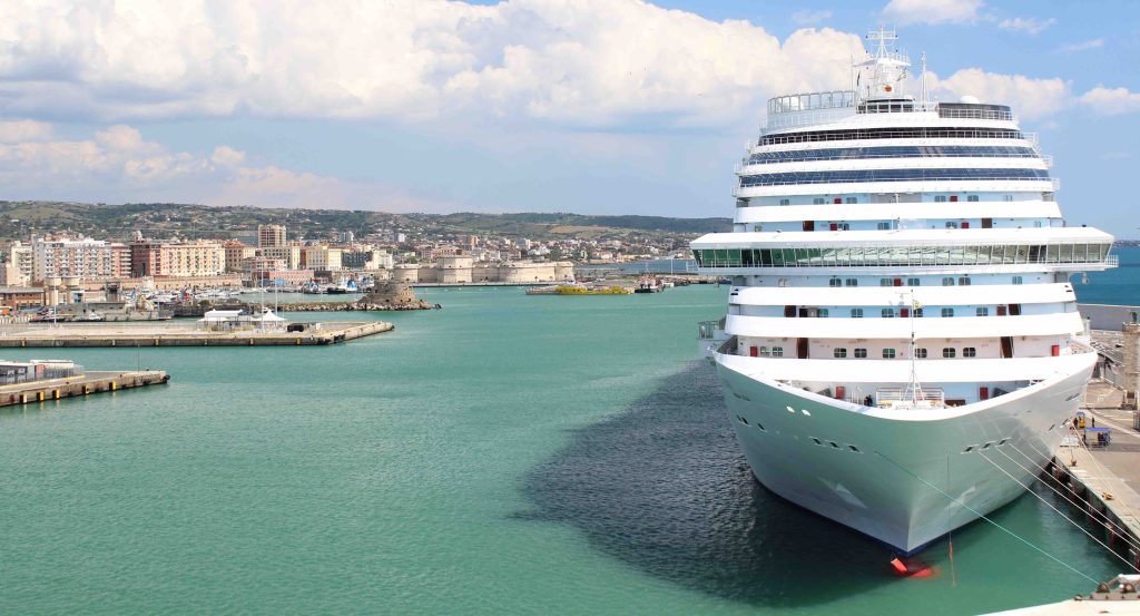 porto civitavecchia crociera crociere adobe