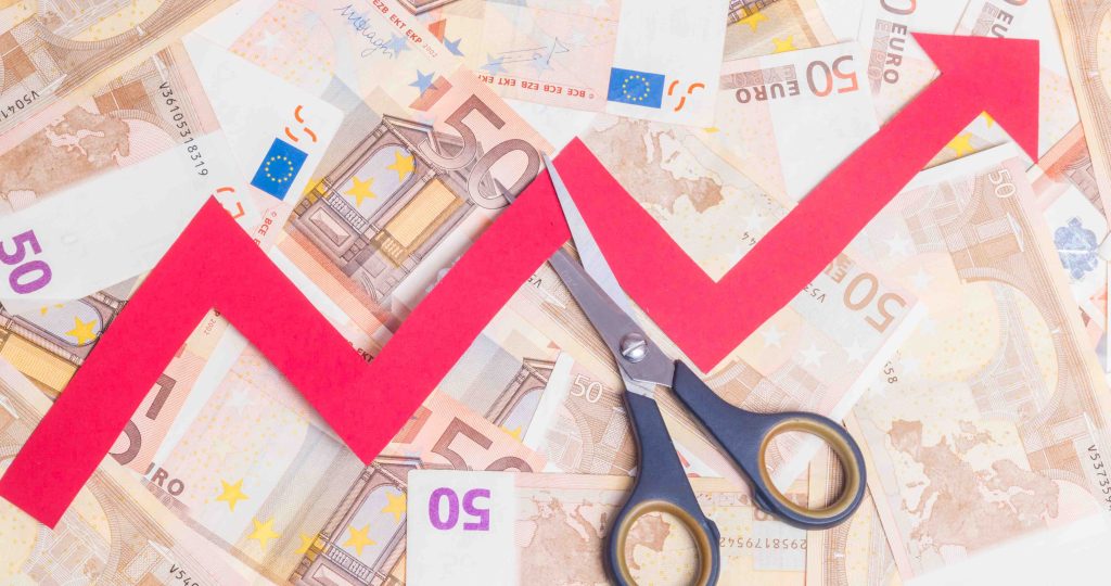 prezzi euro crisi budget tariffe stop tagli tagliate adobe